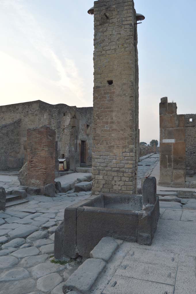 Fountain outside I.4.15 on Via Stabiana. October 2017. South side of fountain and water tower. 
Foto Taylor Lauritsen, ERC Grant 681269 DCOR.


