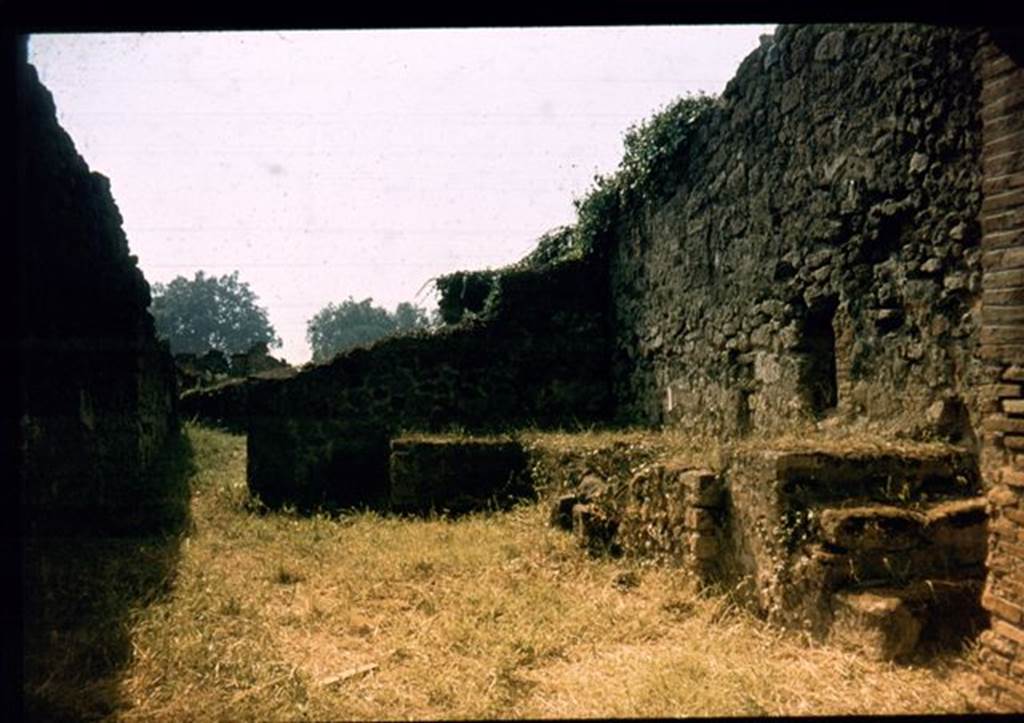 I.3.15 Pompeii.  Looking south.  Photographed 1970-79 by Gnther Einhorn, picture courtesy of his son Ralf Einhorn.
