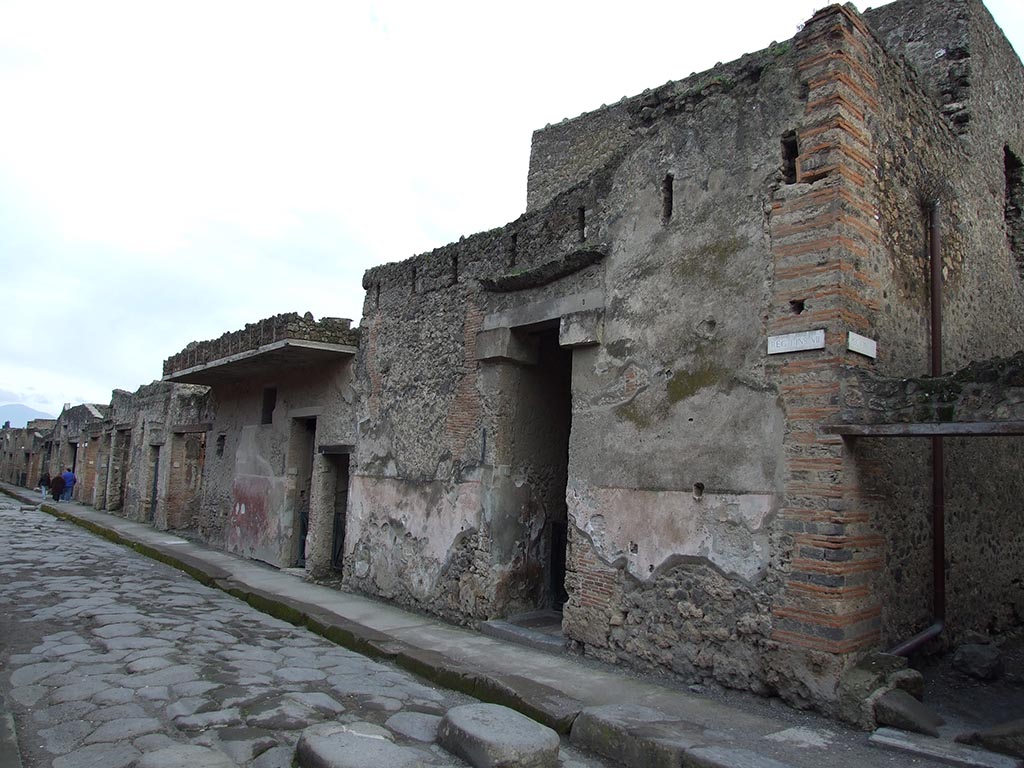 I.7.1 Pompeii. December 2006. Entrance. Looking east along Via dell Abbondanza.