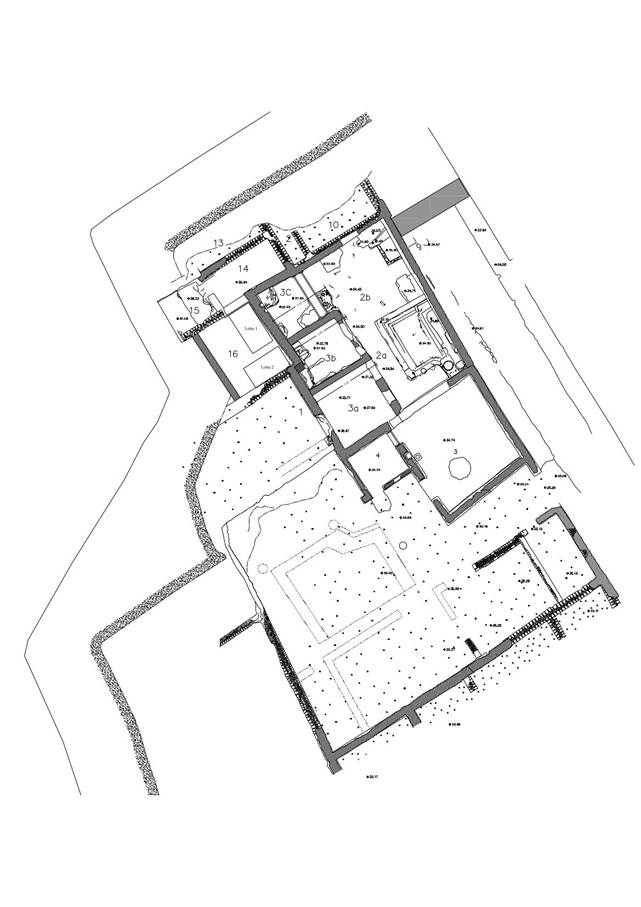 V.3.13 Pompeii. August 2022. Detail plan by Parco Archeologico di Pompeii.
Rooms 1, 2a, 2b, 3a, 3b, 3c are part of V.3.13. 
Rooms 3 and 4 below are in V.3.12 House of M. Samellius Modestus (?) or Casa della Duchessa d'Aosta.
Rooms 10- 16 above are part of a separate house (see V.3.14) to the north of the Casa del Larario.
Planimetria di dettaglio a cura del Parco Archeologico di Pompei.
Le stanze 1, 2a, 2b, 3a, 3b, 3c fanno parte di V.3.13. 
Le stanze 3 e 4 sottostanti si trovano in V.3.12 Casa di M. Samellius Modestus (?) o Casa della Duchessa d'Aosta.
Le stanze 10-16 di cui sopra fanno parte di una casa separata (vedi V.3.14) a nord della Casa del Larario.
Photograph © Parco Archeologico di Pompei.


