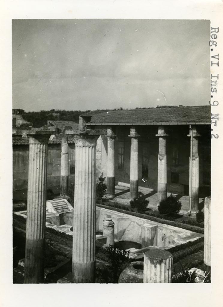 VI.9.2 Pompeii. Pre-1937-39. Looking north-west across peristyle. 
Photo courtesy of American Academy in Rome, Photographic Archive. Warsher collection no. 824.
