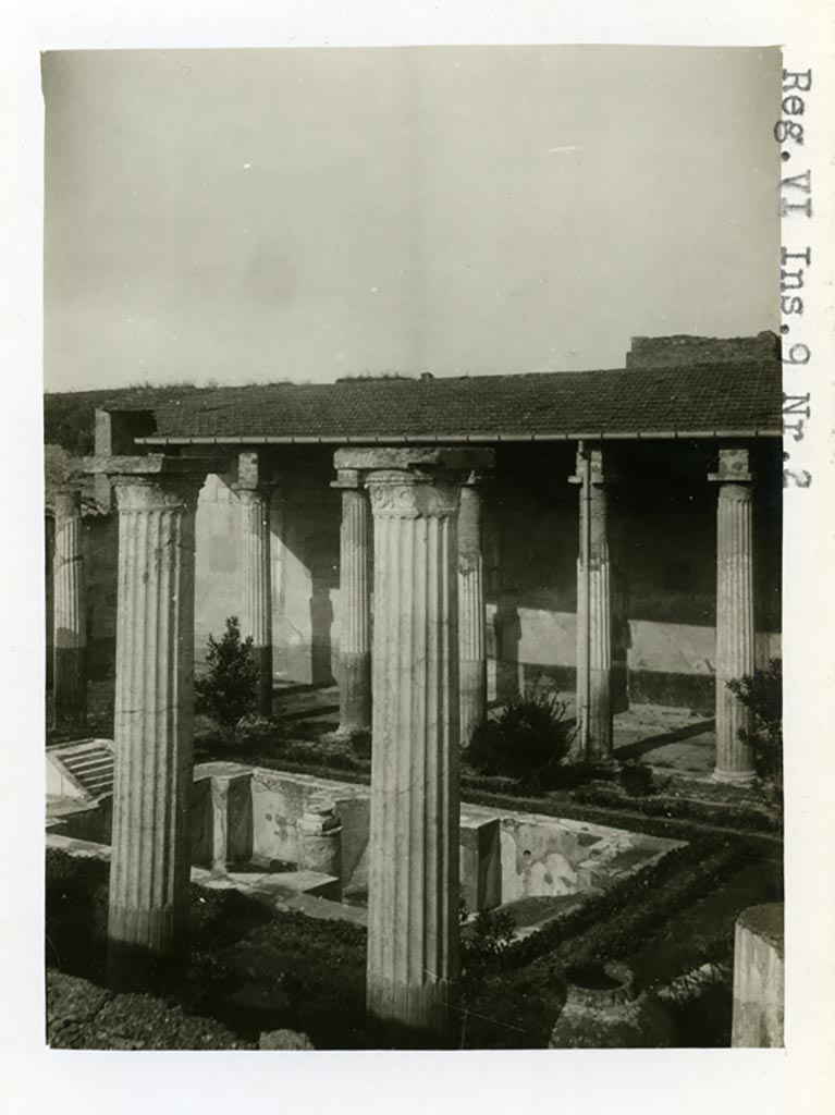 VI.9.2 Pompeii. Pre-1937-39. Looking north-west across pool in peristyle.
Photo courtesy of American Academy in Rome, Photographic Archive. Warsher collection no. 1406.


