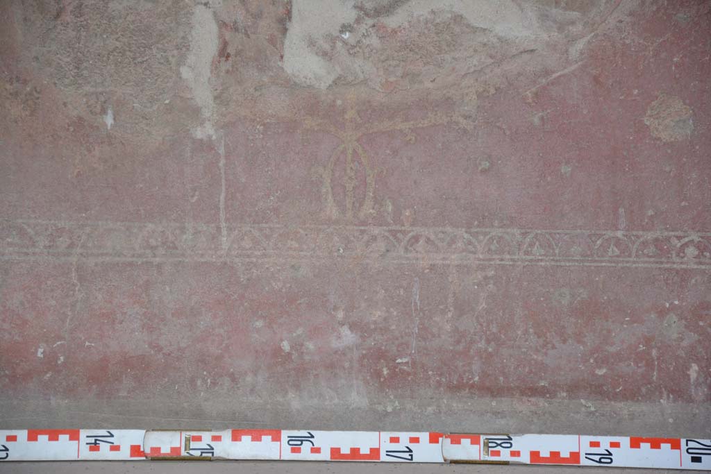 IX.5.6 Pompeii. May 2017. 
Room i, upper wall, detail of figure on south side of central panel.      
Foto Christian Beck, ERC Grant 681269 DCOR.
