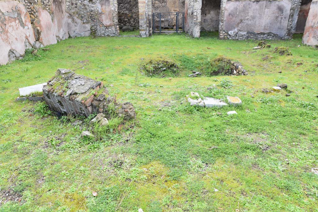 IX.5.18 Pompeii. March 2018. Atrium “b”, looking south from north-east corner of pool.
Foto Annette Haug, ERC Grant 681269 DÉCOR.

