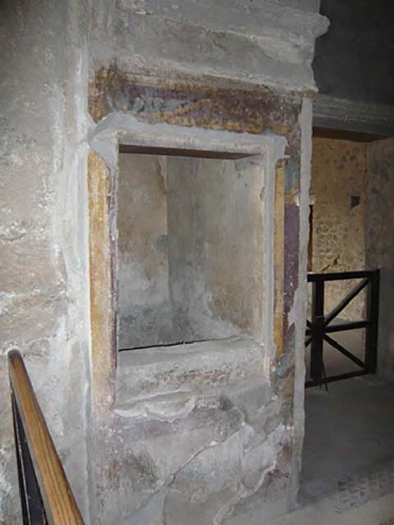 Villa of Mysteries, Pompeii. May 2012. Room 4, detail of recess in north-west corner. Photo courtesy of Buzz Ferebee.
