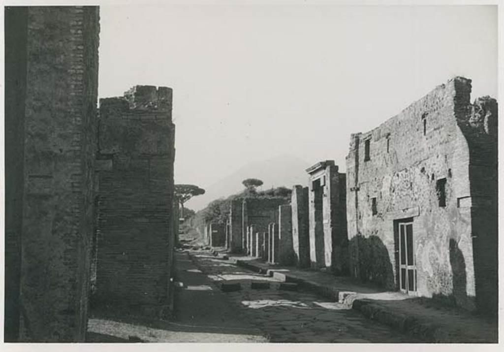 Via del Vesuvio. 1956. Looking north along the east side. Photo courtesy of Rick Bauer.