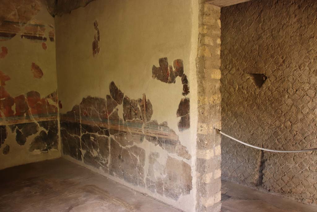 Oplontis Villa of Poppea, October 2020. Room 30, west wall with doorway to corridor on east side of rooms 21 and 20. Photo courtesy of Klaus Heese.