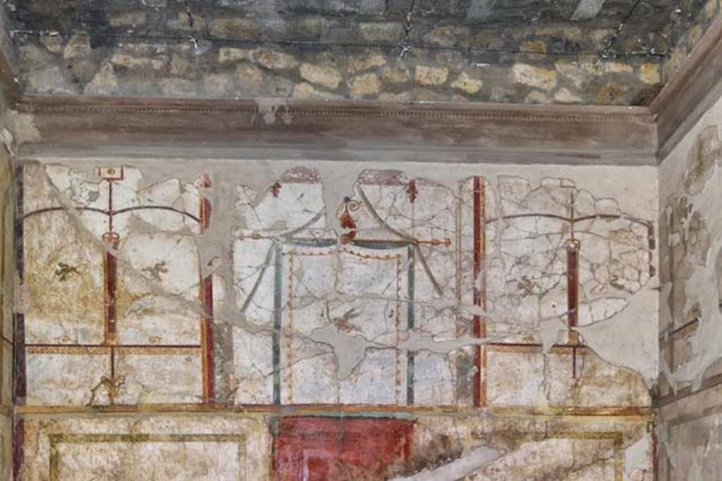 Oplontis Villa of Poppea, April 2018. Cubiculum 41, detail of decoration on upper north wall. 
Photo courtesy of Ian Lycett-King. Use is subject to Creative Commons Attribution-NonCommercial License v.4 International.
