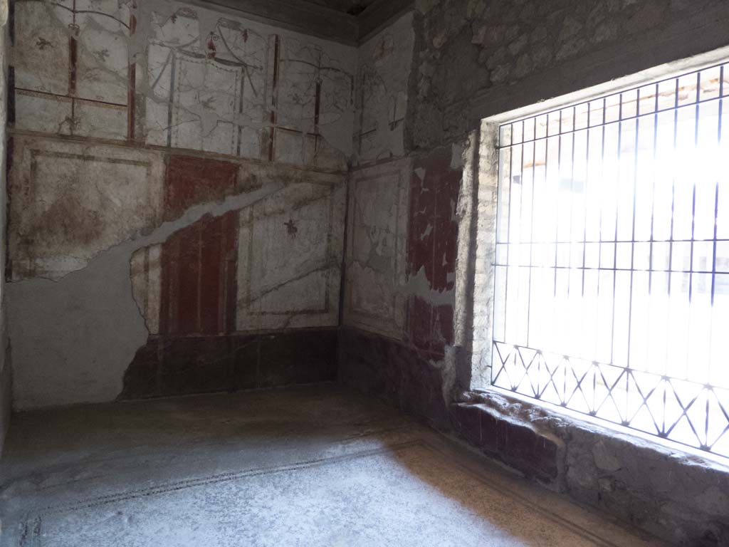 Oplontis Villa of Poppea, September 2017. Room 41, looking towards north-east corner, with window in east wall.
Foto Annette Haug, ERC Grant 681269 DÉCOR.

