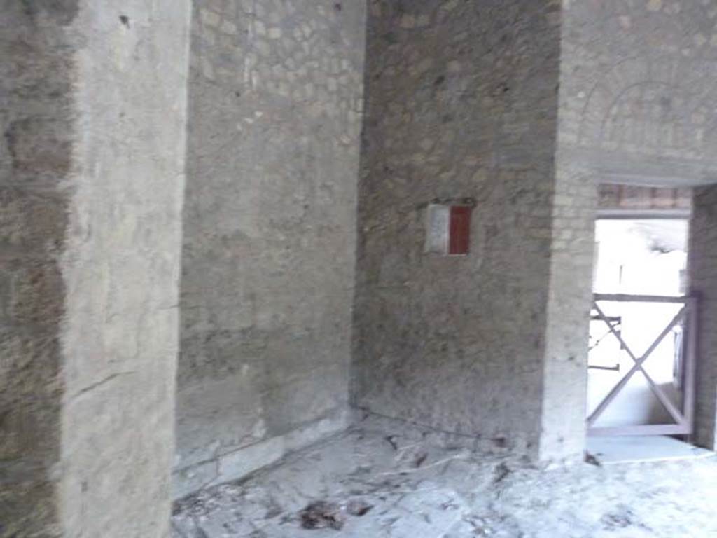 Oplontis, September 2015. Room 78, looking towards alcove/recess in west side, and doorway in north side to room 66.