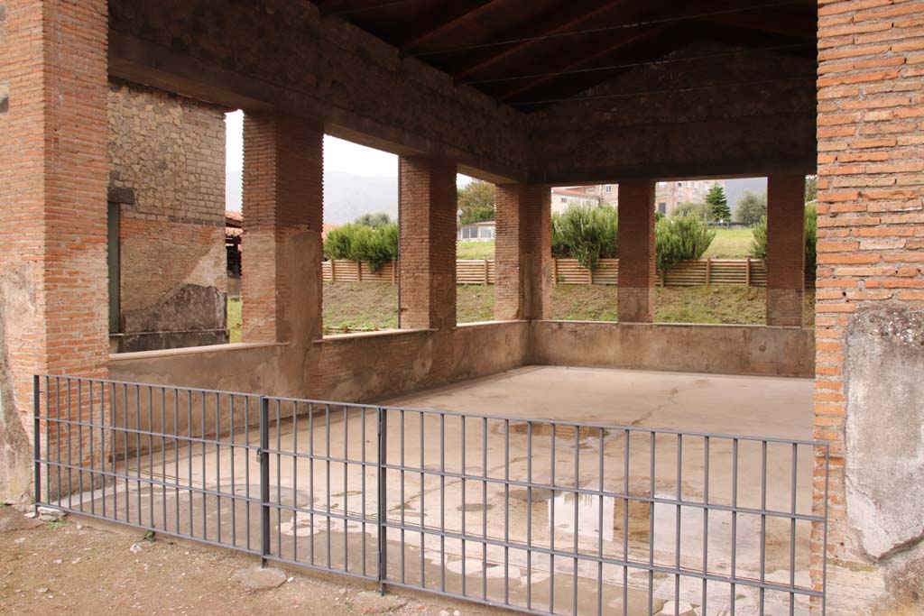 Stabiae, Villa Arianna, October 2020. Room A, room with nine wide windows to enjoy the views. Photo courtesy of Klaus Heese.