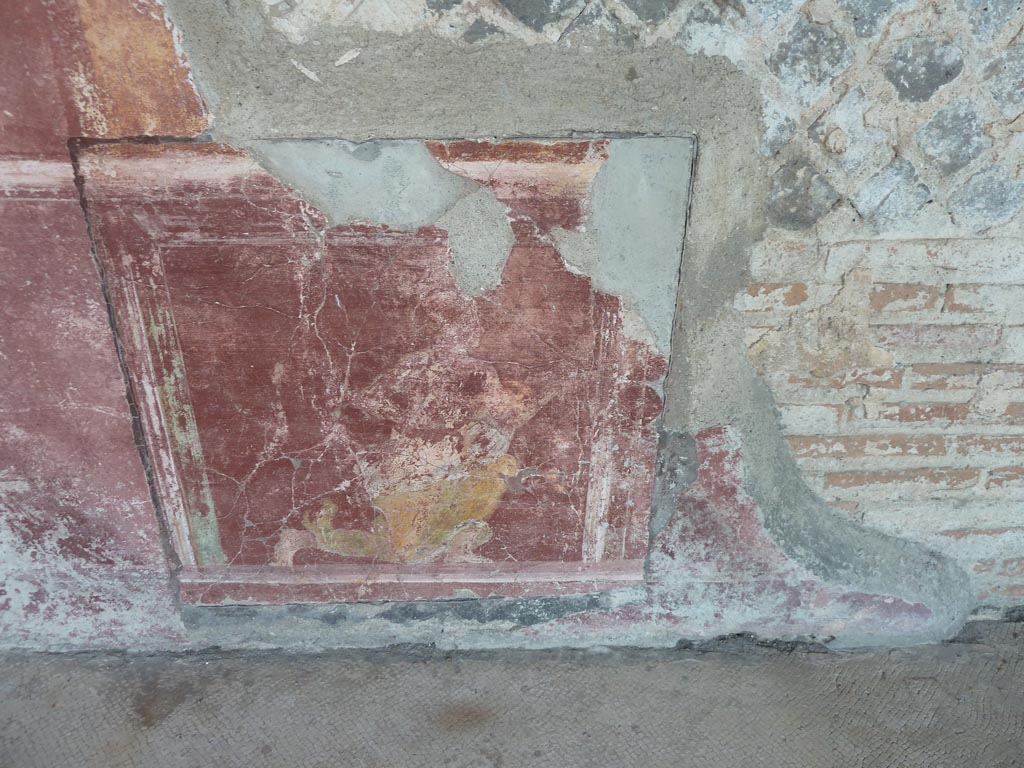 Stabiae, Villa Arianna, September 2015. Room 2, detail of painted panel on south wall in the south-east corner.