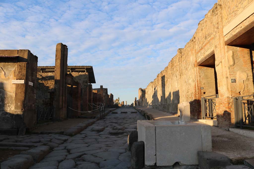 Fountain outside VII.9.67. Via dellAbbondanza, Pompeii. December 2018.
Looking west between VIII.3, on left, and VII.9.68 and 67, on right. Photo courtesy of Aude Durand.

