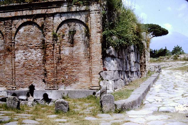 Castellum Aquae Pompeii. 1968. South side of water tower with arched decoration. Photo by Stanley A. Jashemski.
Source: The Wilhelmina and Stanley A. Jashemski archive in the University of Maryland Library, Special Collections (See collection page) and made available under the Creative Commons Attribution-Non Commercial License v.4. See Licence and use details.
J68f1958
