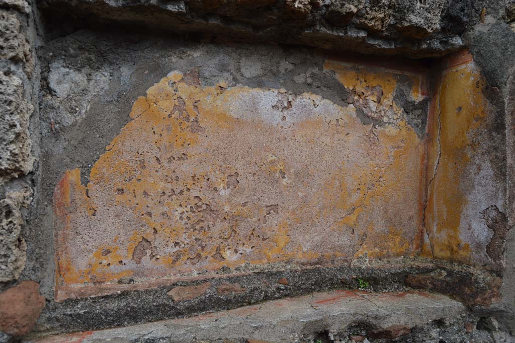 VII.15.12/11 Pompeii. March 2018. Detail of rectangular niche in east wall.
Foto Taylor Lauritsen, ERC Grant 681269 DÉCOR.
