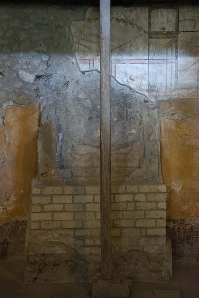 Oplontis Villa of Poppea, March 2019. Room 27, looking west towards the lararium.
Foto Annette Haug, ERC Grant 681269 DÉCOR.
