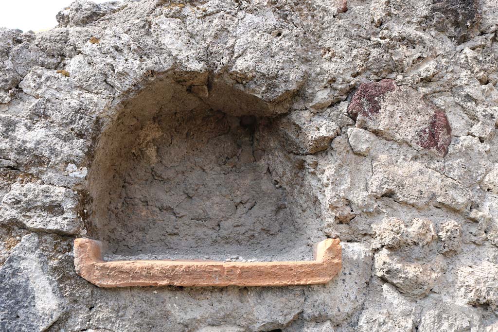 VI.8.15 Pompeii. December 2018. Lararium niche in west wall. Photo courtesy of Aude Durand.