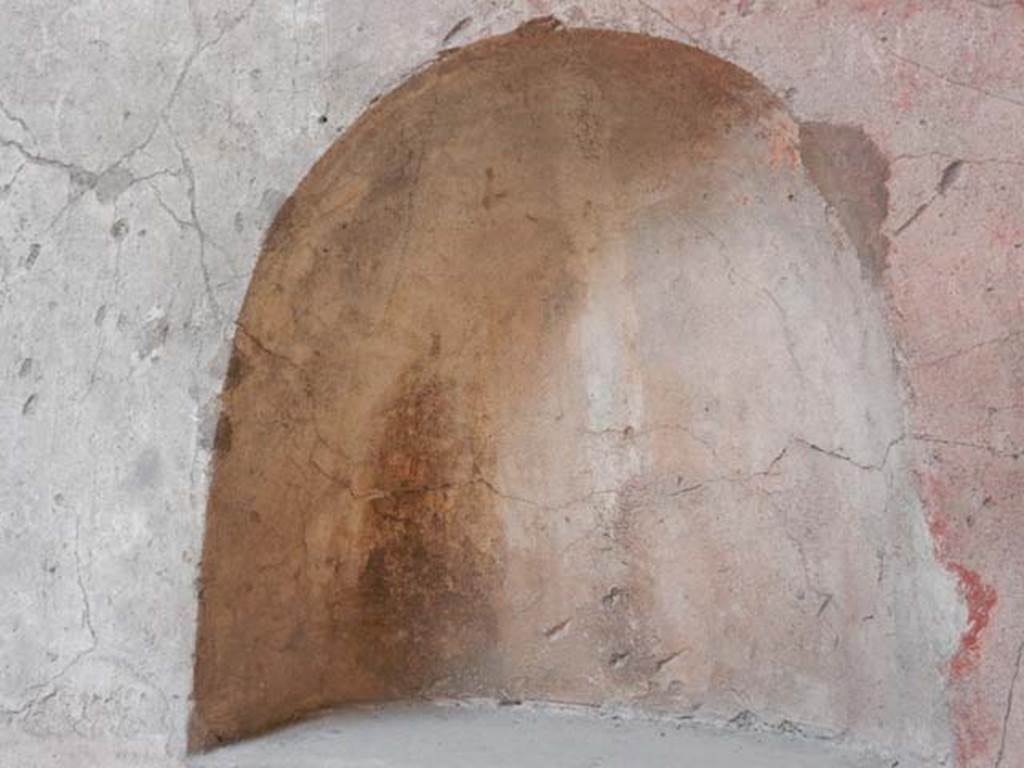 VI.8.24 Pompeii. May 2017. Niche in north wall of atrium. Photo courtesy of Buzz Ferebee.