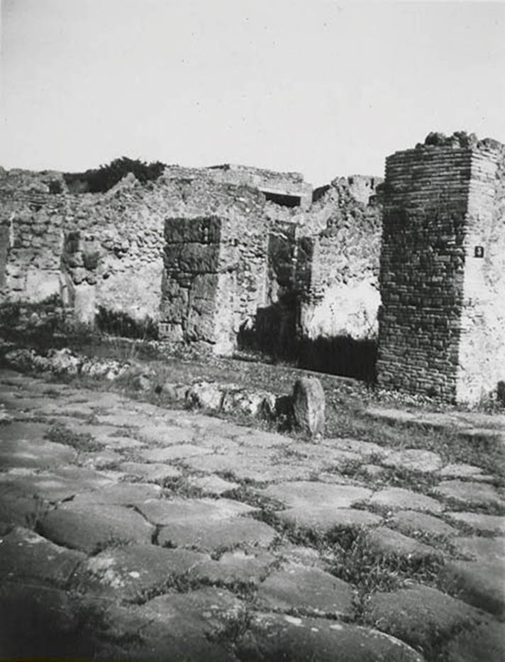 10103-5-warscher-codex-69-640.jpg
I.1.3-5 Pompeii. 1936, taken by Tatiana Warscher.
Looking towards entrance doorways on Via Stabiana. I.1.3 with ramp is on the right.
See Warscher T., 1936. Codex Topographicus Pompeianus: Regio I.1, I.5. Rome: DAIR, whose copyright it remains. (no.12)


