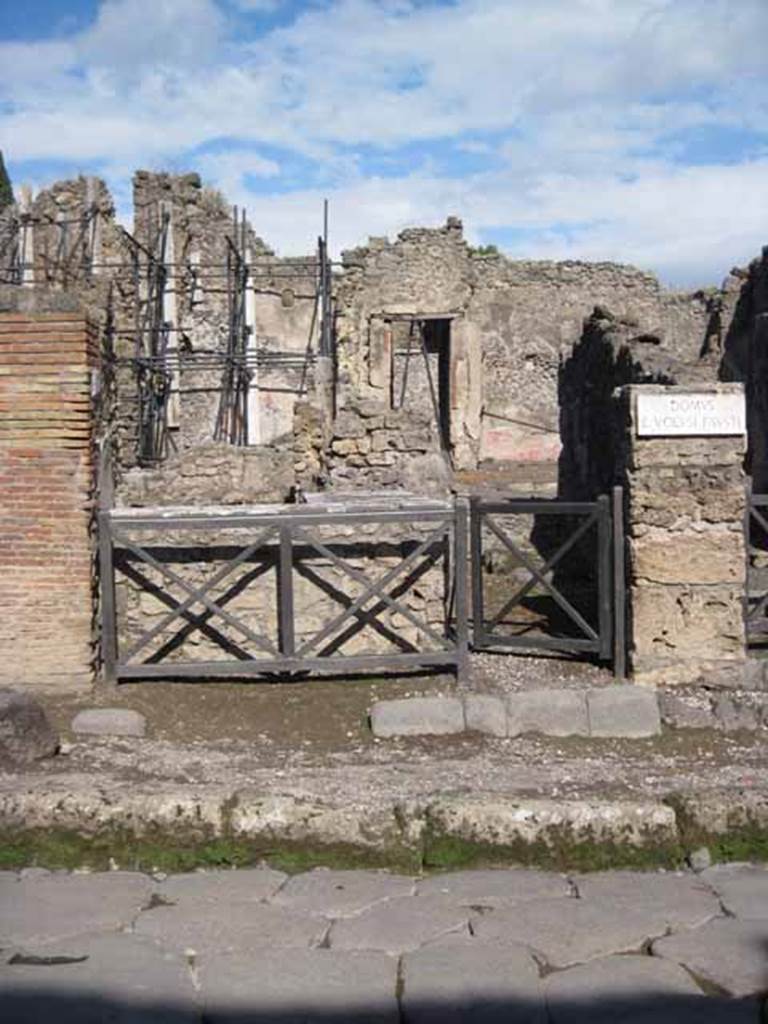 I.2.11 Pompeii. September 2010. Looking east to entrance doorway from Via Stabiana.
Photo courtesy of Drew Baker. Warscher described this, quoting Fiorelli,  as – “1.2.11, una bottega con piccola cella nel fondo, ed un podio sul limitare della porta”.
See Warscher T., 1935. Codex Topographicus Pompeianus: Regio I.2. Rome: DAIR.

