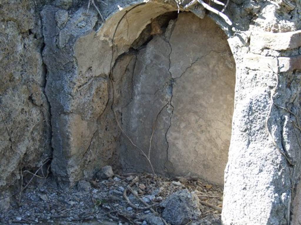 I.2.16 Pompeii.  March 2009. Arched Niche.