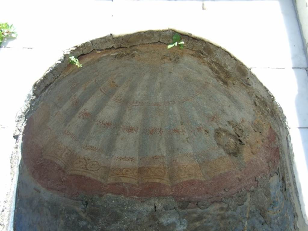 I.2.17 Pompeii.  March 2009. Room 13.  East wall. Ceiling of niche with shell-like fluted and painted decoration.