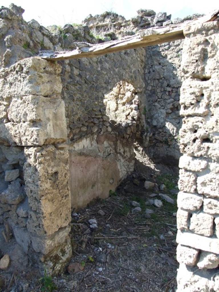 I.2.22 Pompeii. March 2009. Doorway to room 4, triclinium. According to Fiorelli, the word HAVE, was written in white stone on the triclinium floor. No longer visible.  See Pappalardo, U., 2001. La Descrizione di Pompei per Giuseppe Fiorelli (1875). Napoli: Massa Editore. (p.37)
