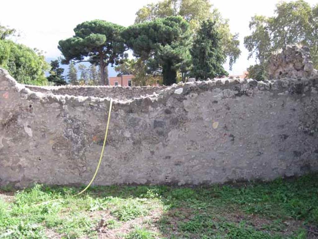 I.2.22 Pompeii. September 2010. Room 5, garden area. Looking south.
Photo courtesy of Drew Baker.
