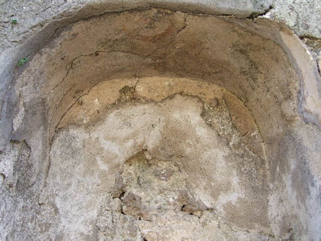 I.2.24 Pompeii.  December 2006.   Detail of Niche.