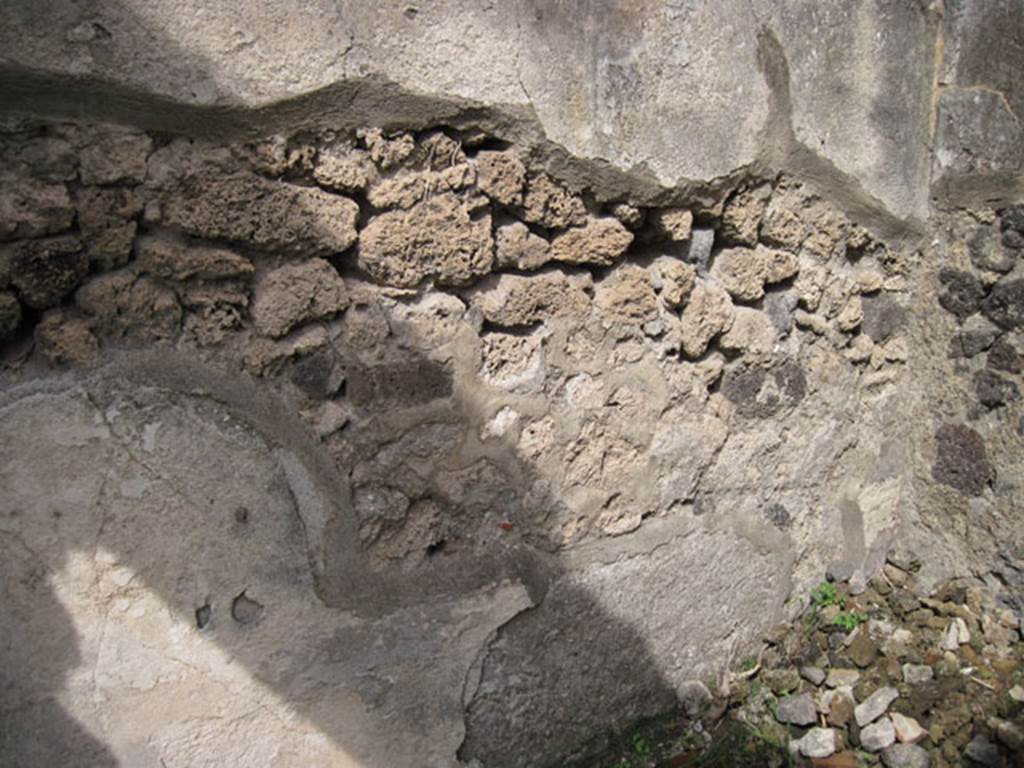 I.3.3 Pompeii. September 2010. Upper peristyle area, north wall and north-east corner of cubiculum reached by central doorway.  Photo courtesy of Drew Baker.
