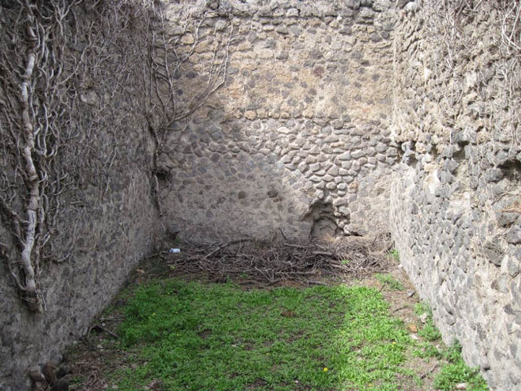 I.3.3 Pompeii. September 2010. Upper peristyle area, north wall of large kitchen. Photo courtesy of Drew Baker.
