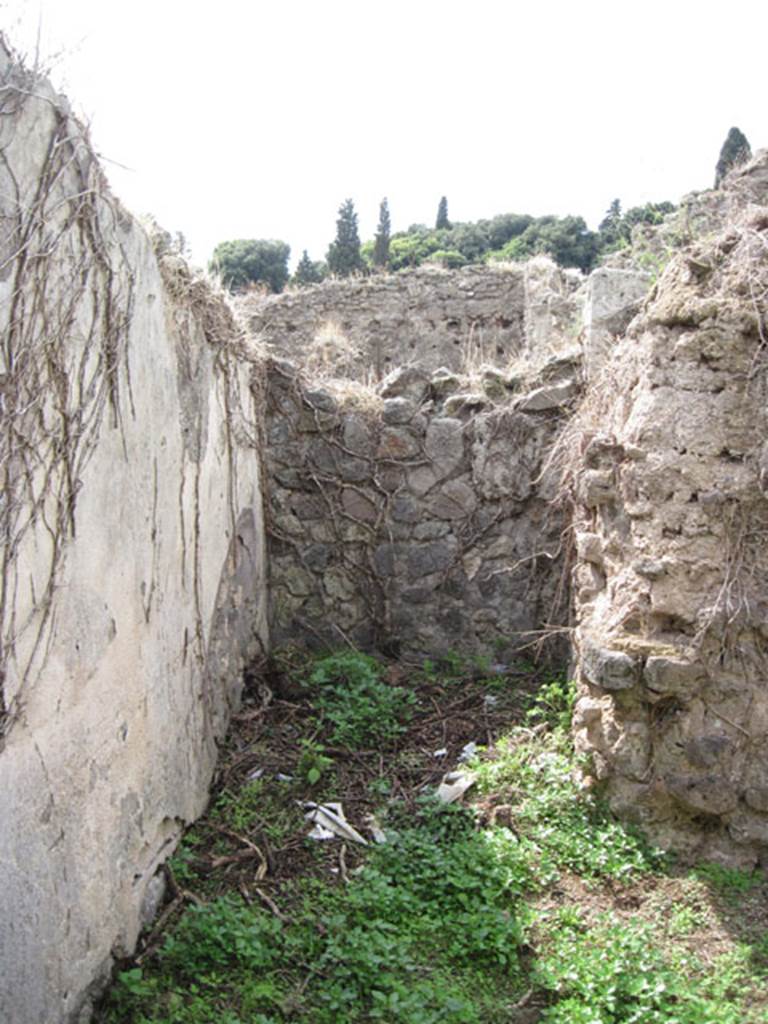 I.3.27 Pompeii. September 2010. Looking west into small side room, in south-west corner of room. Photo courtesy of Drew Baker.