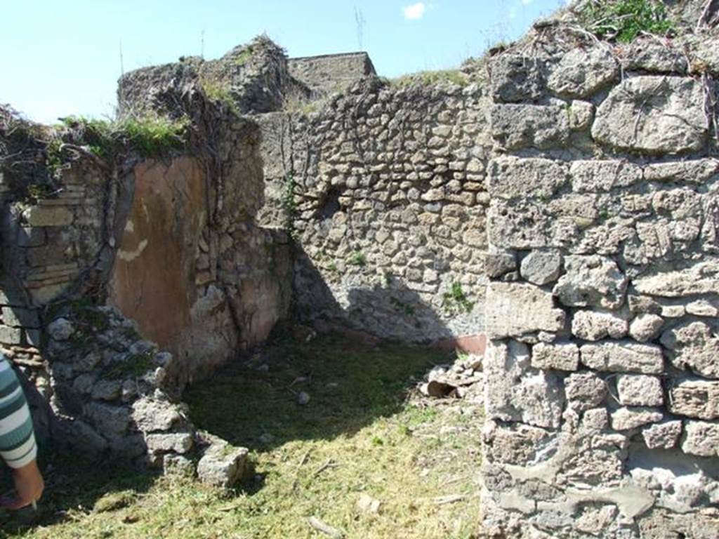 I.3.29 Pompeii. March 2009. Doorway to room 4, tablinum in north-west corner of atrium.