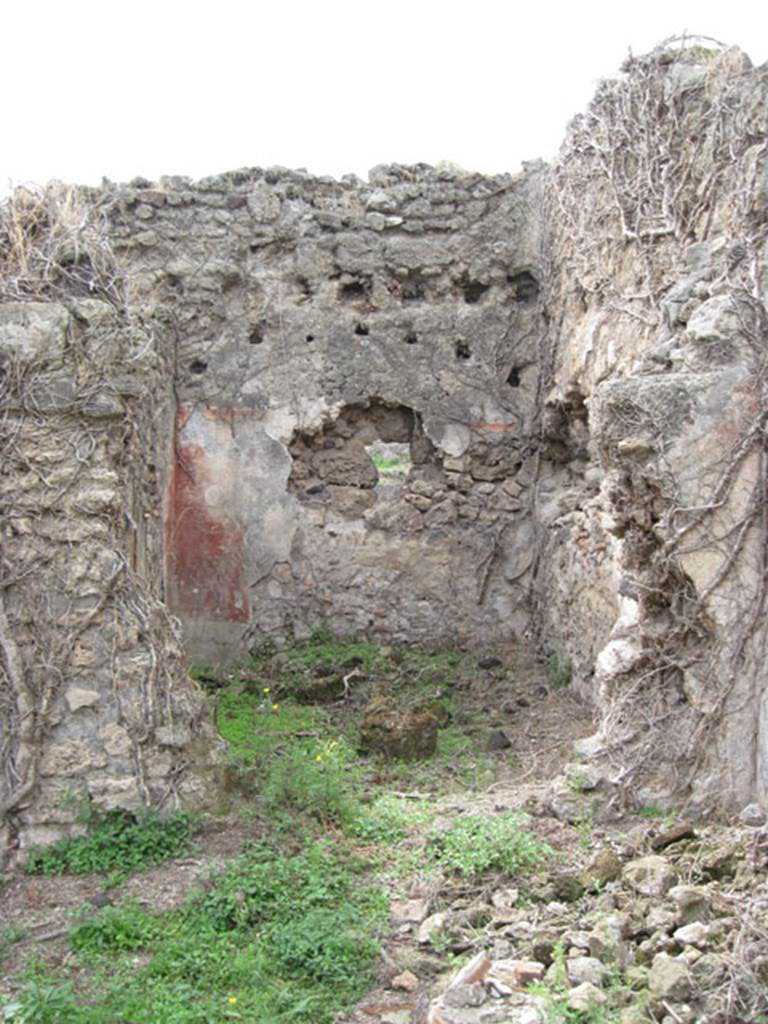 I.3.30 Pompeii. September 2010. Looking west to doorway to room 4, cubiculum. Photo courtesy of Drew Baker.