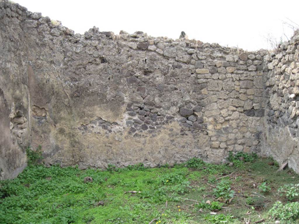 I.3.30 Pompeii. September 2010. Room 5, west wall. Photo courtesy of Drew Baker.