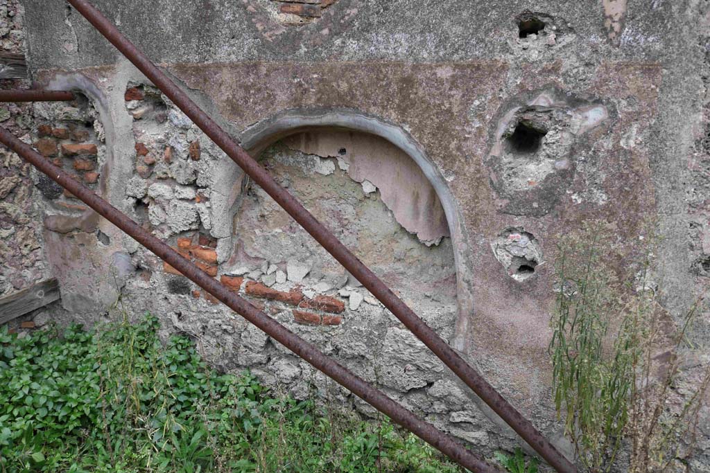 I.4.12 Pompeii. December 2018. Recess in south wall in room on west side of oven. Photo courtesy of Aude Durand.