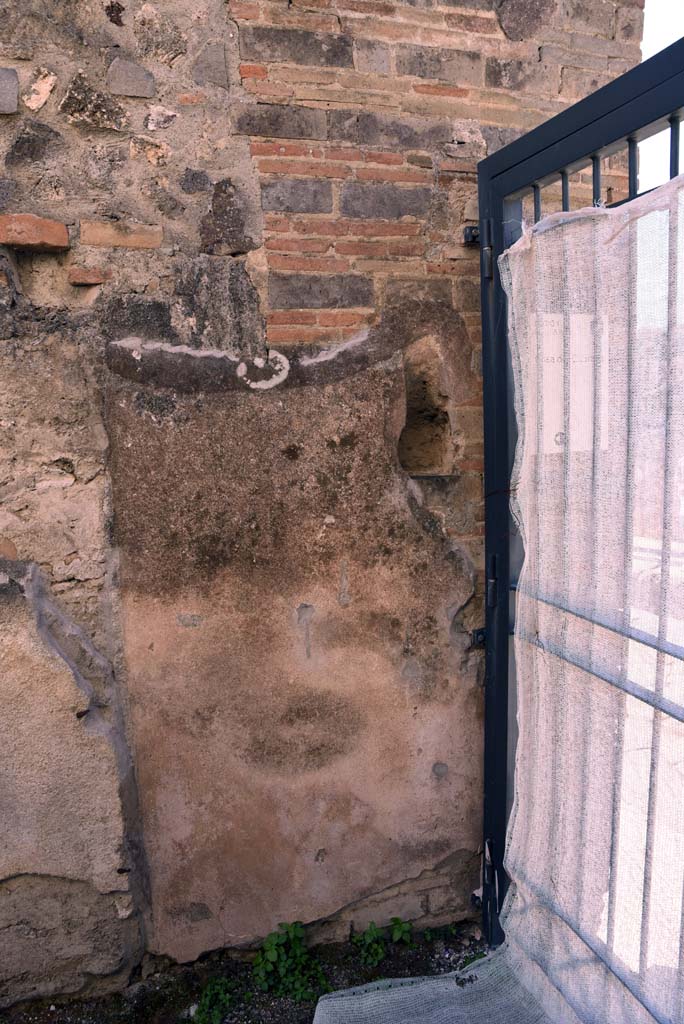 I.4.25/I.4.5 Pompeii. October 2019. Entrance corridor/fauces 3, south wall, entrance vestibule.
Foto Tobias Busen, ERC Grant 681269 DCOR.
