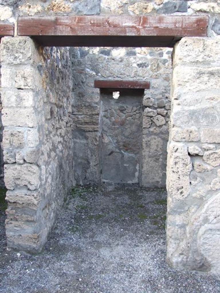 I.4.25/1.4.5 Pompeii. December 2007. Doorway to room 10, cubiculum on north side of atrium.