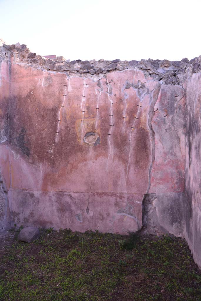 I.4.25 Pompeii. October 2019. Room 58, looking towards east wall of large room.
Foto Tobias Busen, ERC Grant 681269 DÉCOR.
