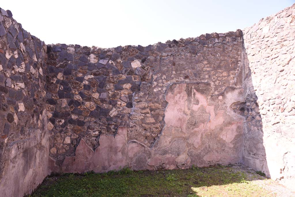 I.4.25 Pompeii. October 2019. Room 57, looking towards south-west corner, and west wall.
Foto Tobias Busen, ERC Grant 681269 DCOR.

