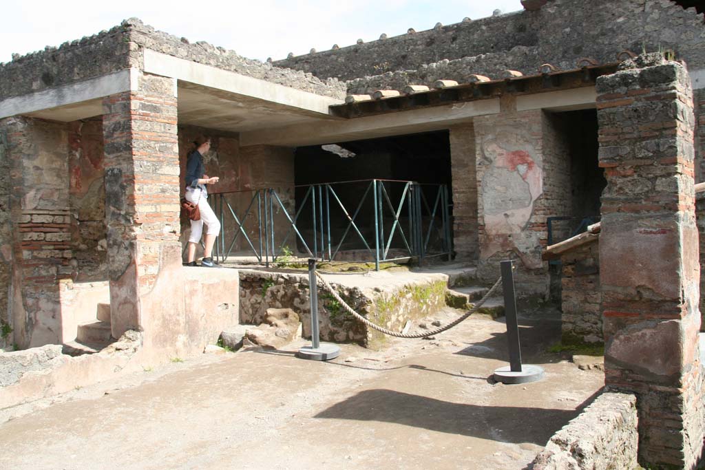 I.6.7 Pompeii. April 2013. Looking south-east across garden area. Photo courtesy of Klaus Heese.