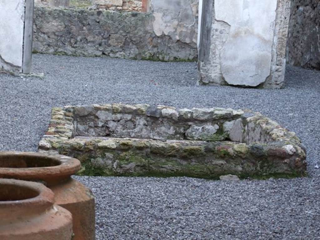 I.6.9 Pompeii. December 2007. Atrium and impluvium, looking south.