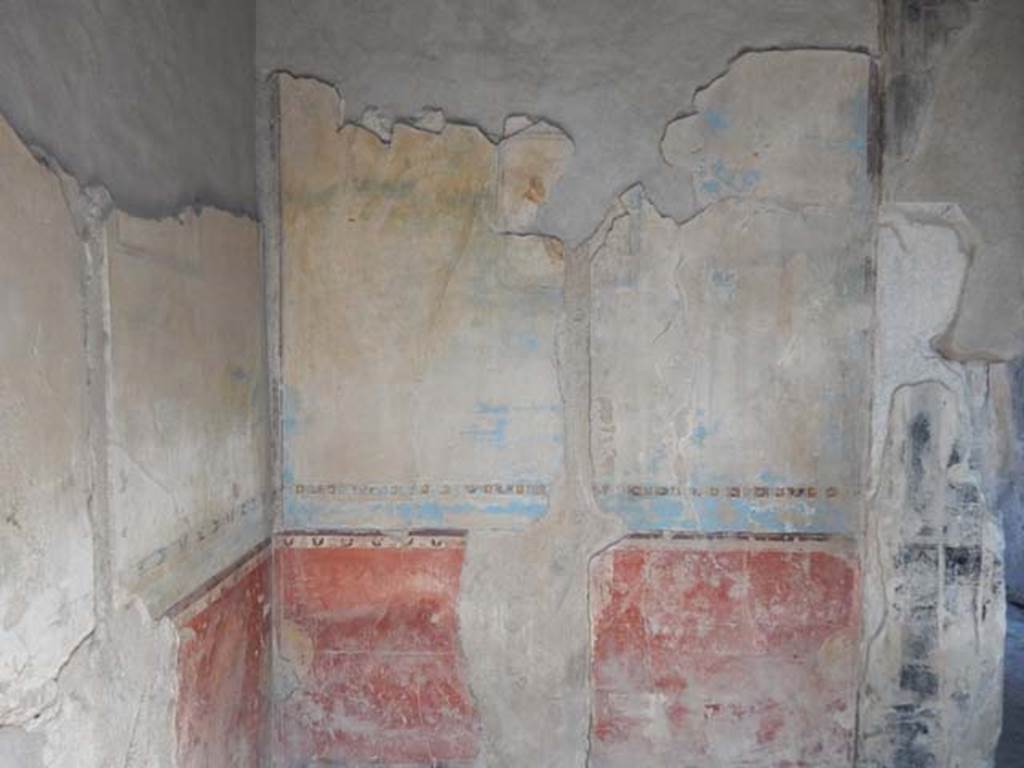 I.6.11 Pompeii. May 2015. Looking towards north wall of atrium on west side of entrance doorway. Photo courtesy of Buzz Ferebee.
