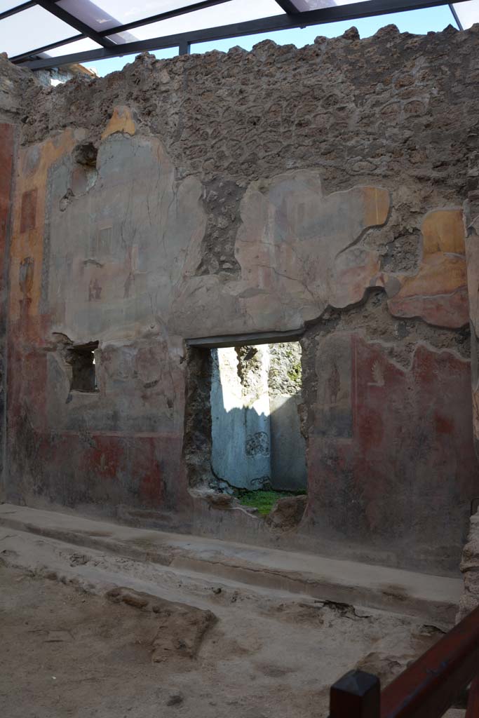 I.6.15 Pompeii. March 2019. Room 9, looking towards east wall with window into room 10.   
Foto Annette Haug, ERC Grant 681269 DÉCOR
