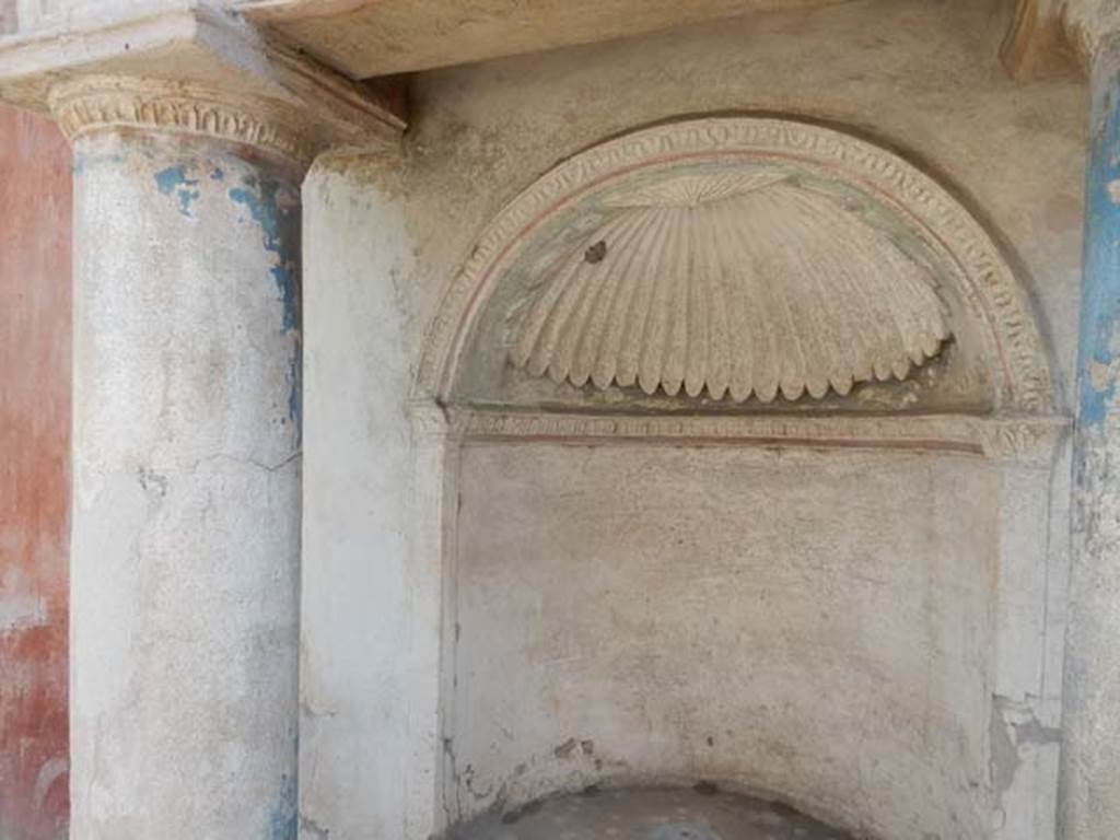 I.7.12 Pompeii. May 2017. Detail of niche in nymphaeum and column on east side. Photo courtesy of Buzz Ferebee.