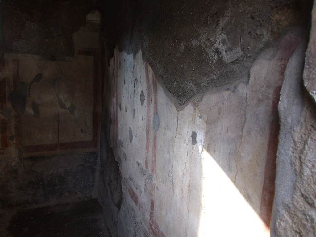 I.7.19 Pompeii. December 2006. North wall of cubiculum in south-west corner of atrium.