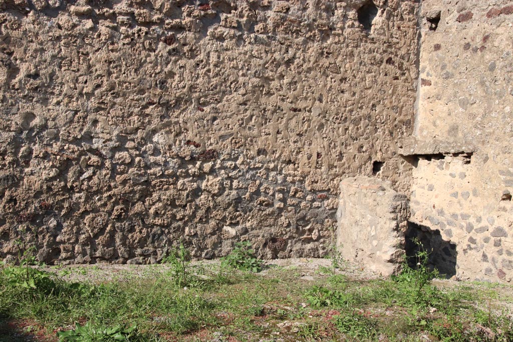 I.8.12 Pompeii. October 2022. Looking towards north wall at east end. Photo courtesy of Klaus Heese. 