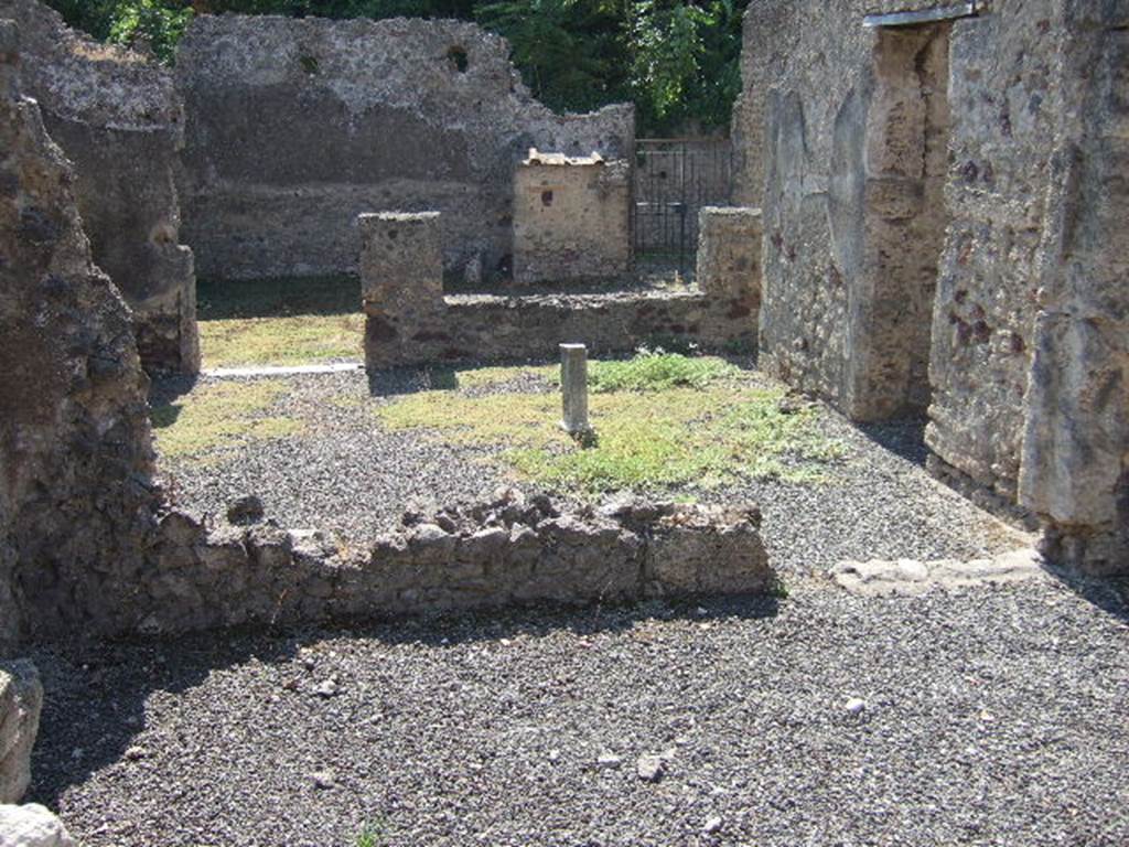 I.8.13 Pompeii. September 2005. Looking south from I.8.12