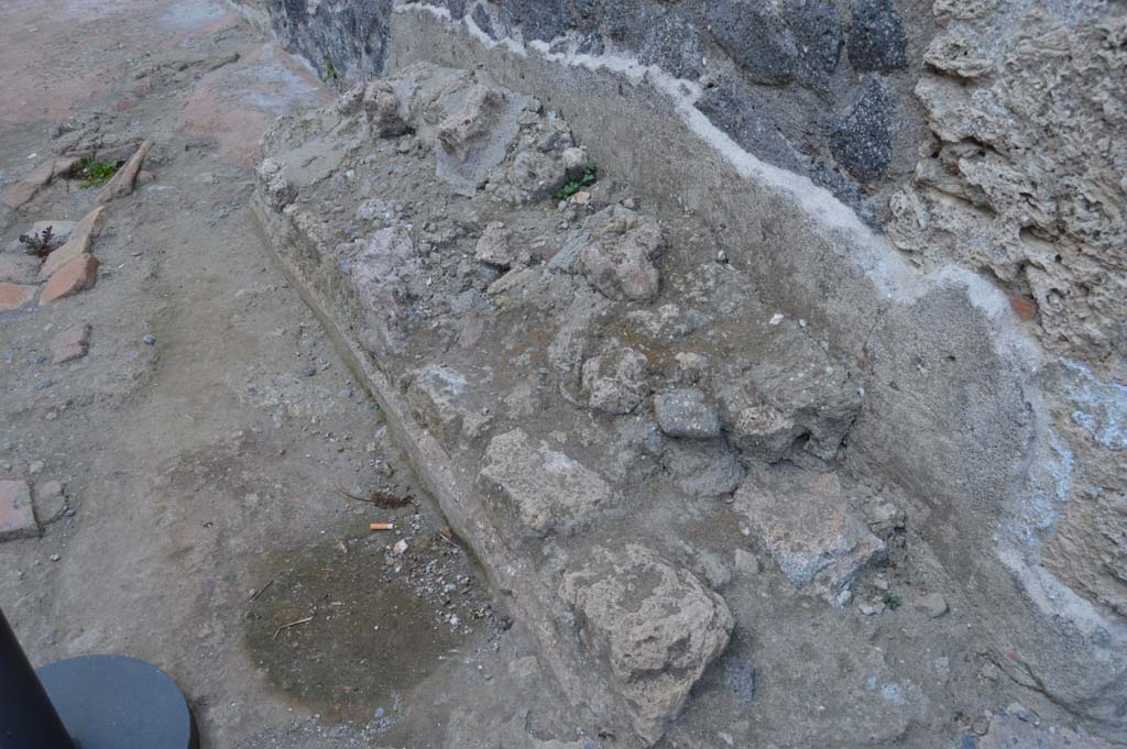 I.8.17 Pompeii. March 2019. 
Detail of pavement, looking north from bench outside of entrance doorway.
Foto Taylor Lauritsen, ERC Grant 681269 DÉCOR.
