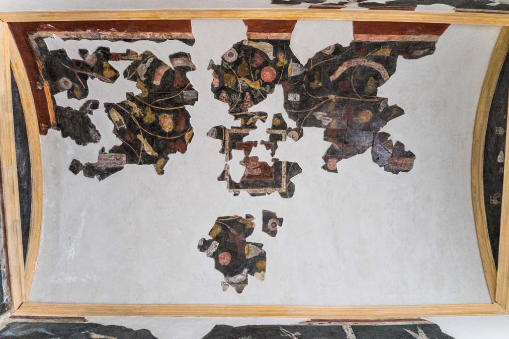 I.9.5 Pompeii. April 2022. Room 11, ceiling. Photo courtesy of Johannes Eber.